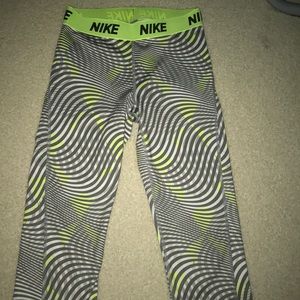 Nike pro leggings size small